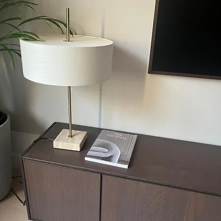 Lägenhet Spacious High-end By The Palace Park *