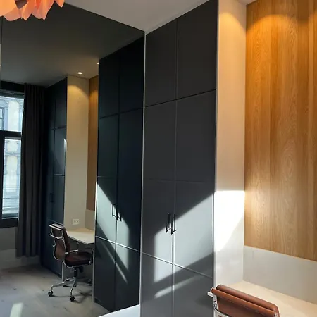 Spacious High-end By The Palace Park *