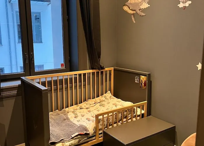 Spacious High-end By The Palace Park Apartment *