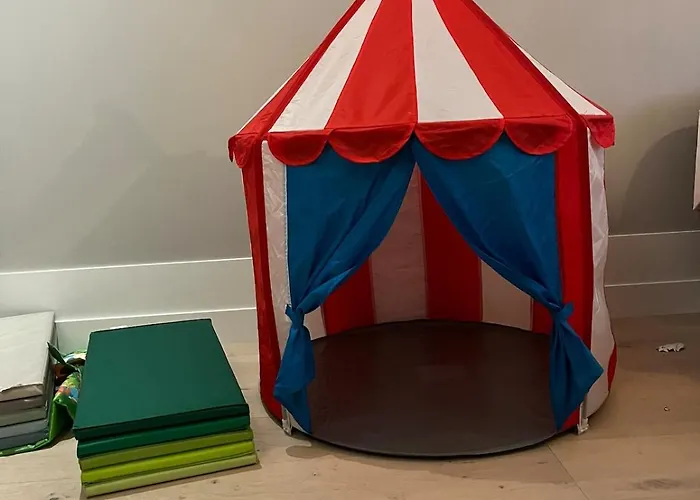 Spacious High-end By The Palace Park