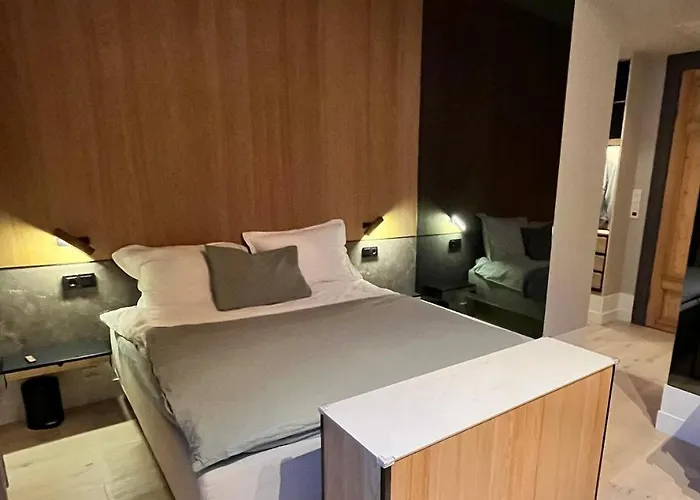 Apartment Spacious High-end By The Palace Park