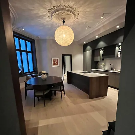דירה Spacious High-end By The Palace Park *