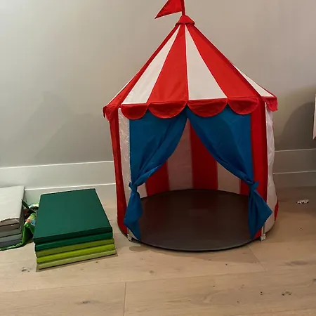 Spacious High-end By The Palace Park