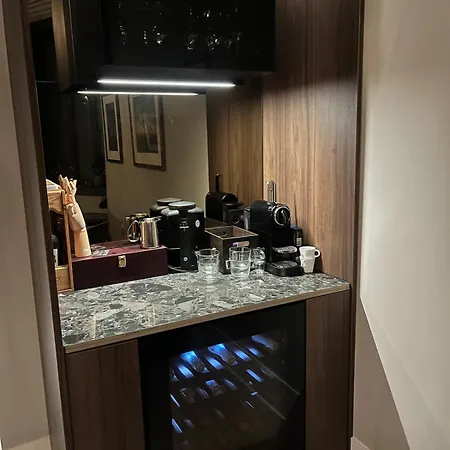 דירה Spacious High-end By The Palace Park